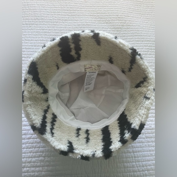 Free People shaggy Sherpa bucket hat - Picture 5 of 5